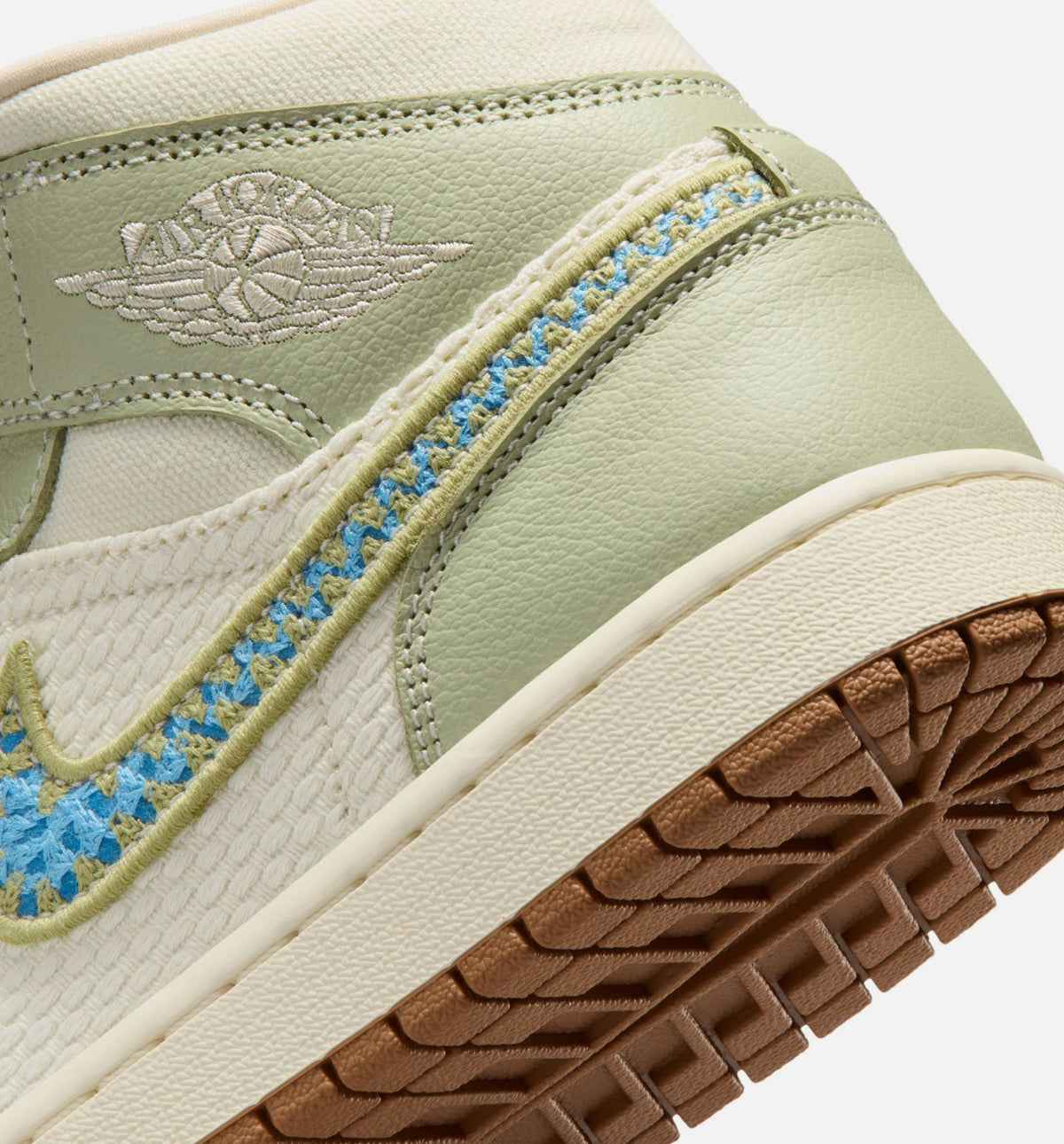 Air Jordan 1 Mid SE Women's Shoe – Olive Aura/Pearl White/Lawn