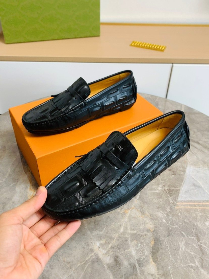 Men's Black Tasseled Loafers
