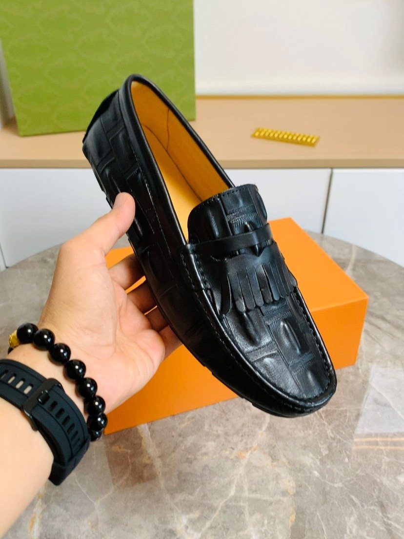 Men's Black Tasseled Loafers