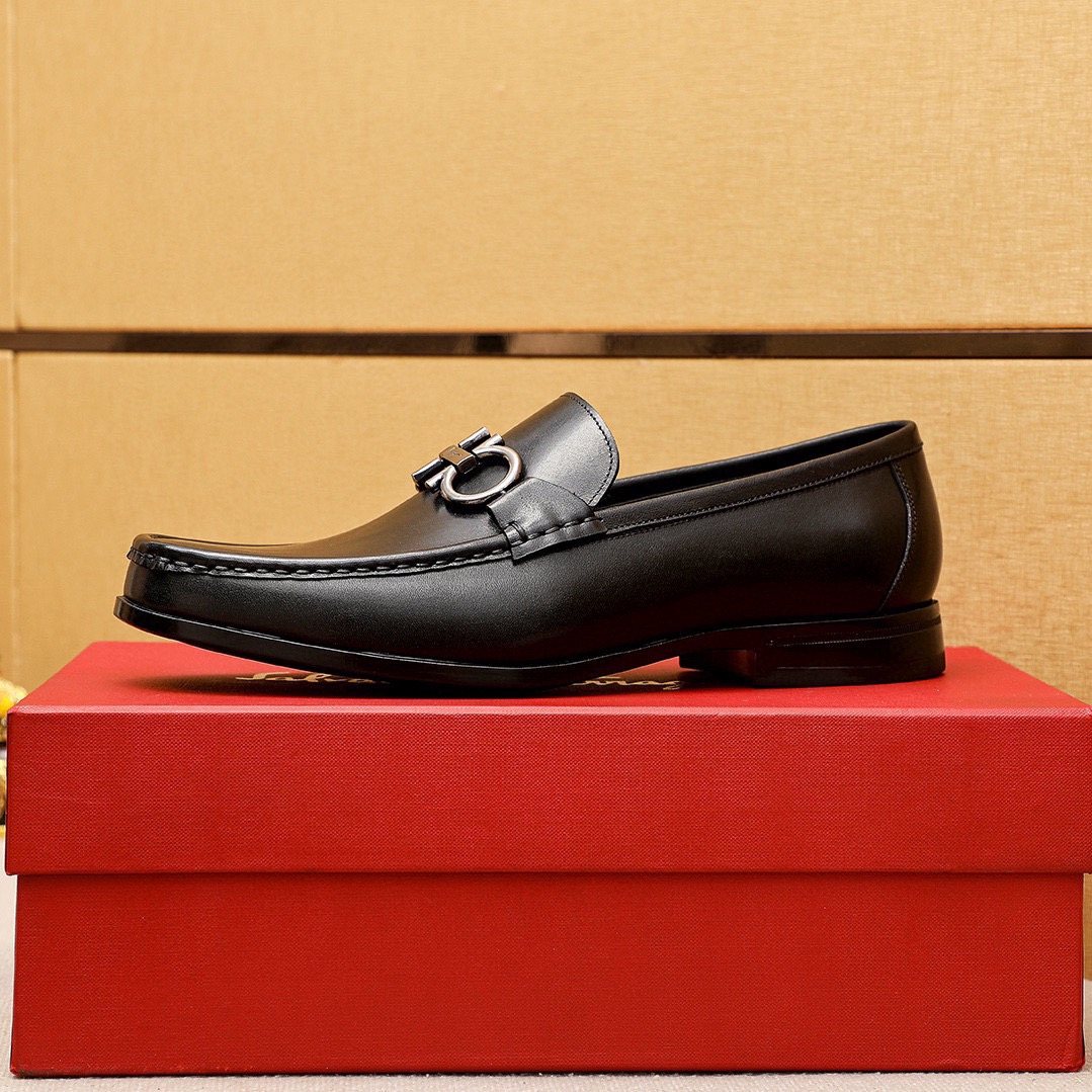 Ferragamo Black Metal-Hardware Loafers - Rubber Outsole