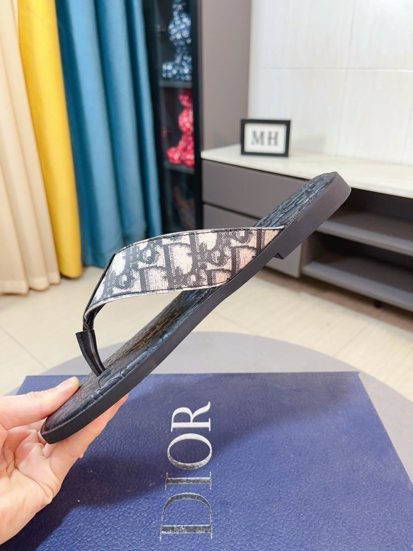 Dior Patterned Strap Thong Sandals - Textured Outsole