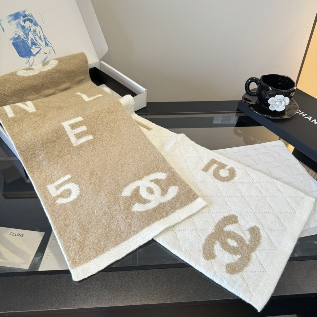Chanel Logo Motif Knit Scarf
