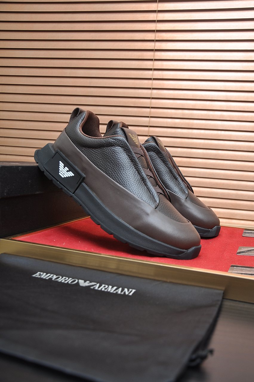 Armani Eagle-Accent Low-Top Sneakers