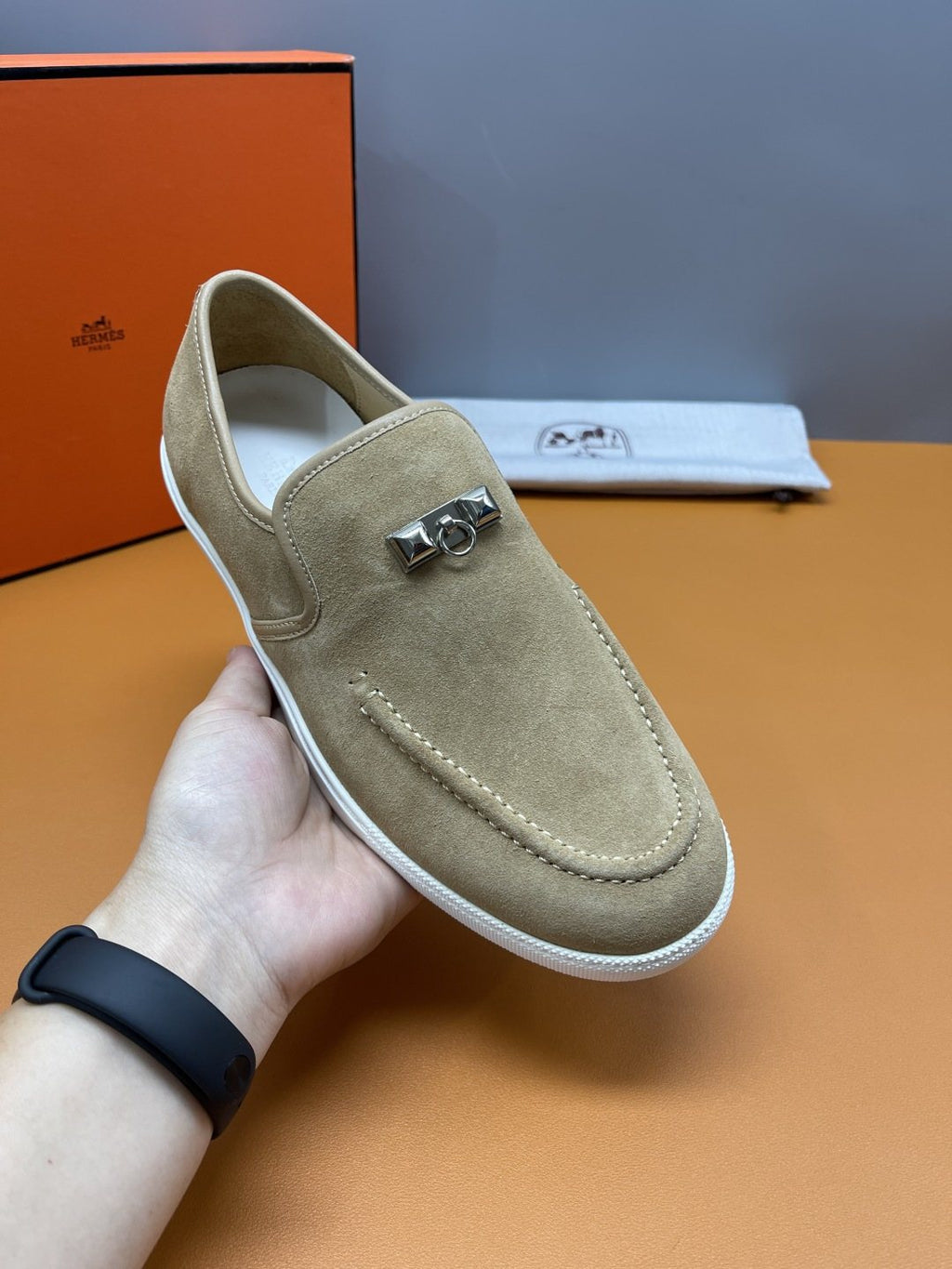 Hermès Mind Men's Buckle-Detail Loafers